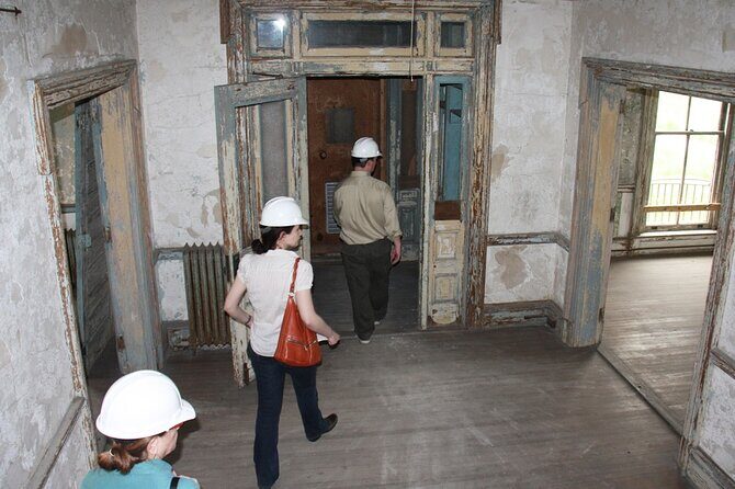 Hard Hat Tour of the Abandoned Ellis Island Hospital Complex - Key Points
