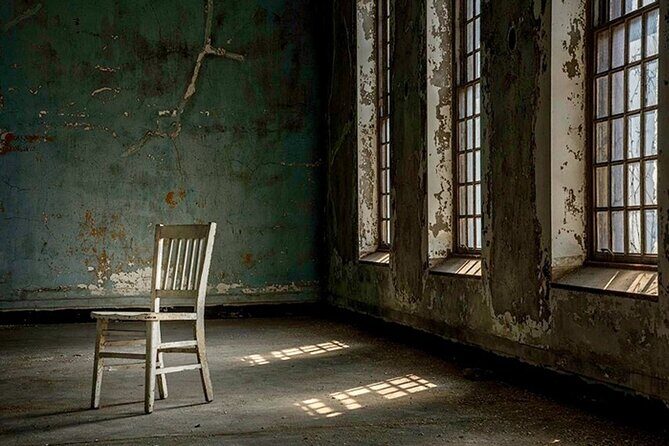 Hard Hat Tour of the Abandoned Ellis Island Hospital Complex - Who Will Enjoy This Tour?