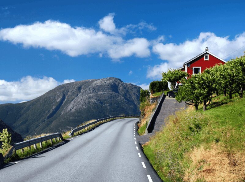 Hardangerfjord Lunch at Cider Farm, Coffee at historic Hotel - Key Points