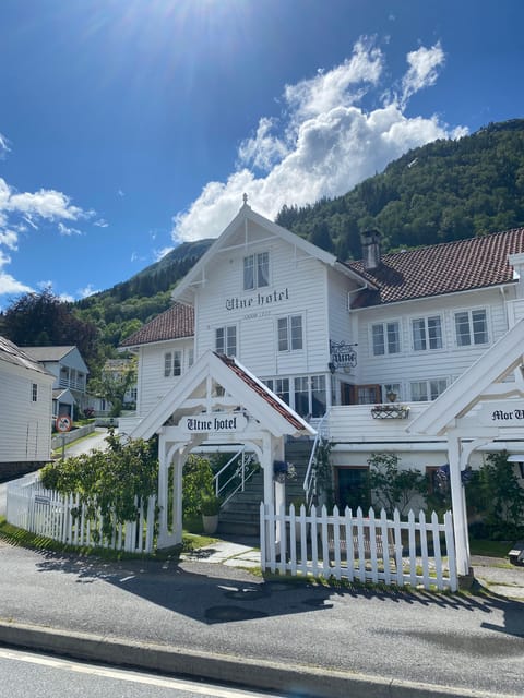 Hardangerfjord Lunch at Cider Farm, Coffee at Historic Hotel - Frequently Asked Questions