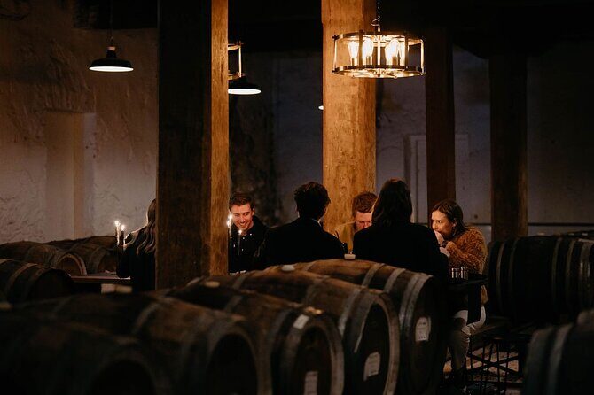 Hardys: Tasting in the Dark: A Wine Sensory Experience - The Reviews: Authentic Perspectives