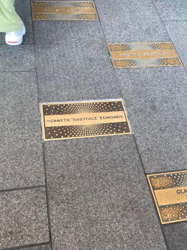 Harlem walking tour in French and Gospel Mass in a small group - A Thorough Look at the Tour Experience