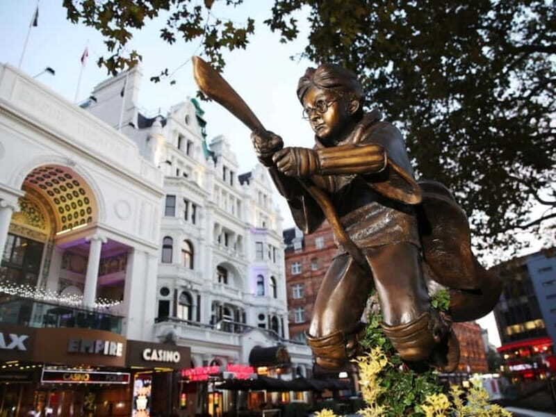 Harry Potter in full force throughout London! - Key Points