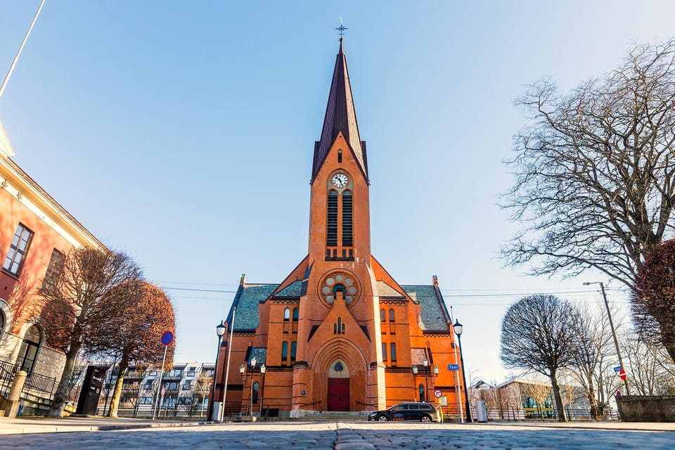Haugesund: Guided Scenic Minibus tour of Haugesund - FAQ