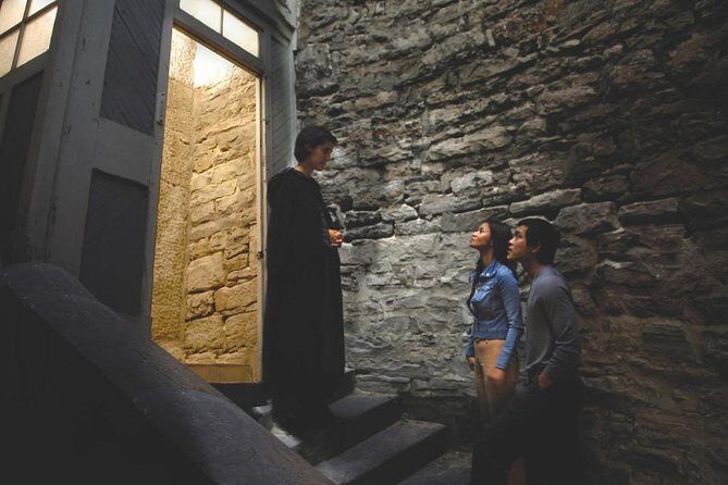 Haunted Walk's Nightmare Before (and after) Christmas Tour in Ottawa - Practical Details and Tips