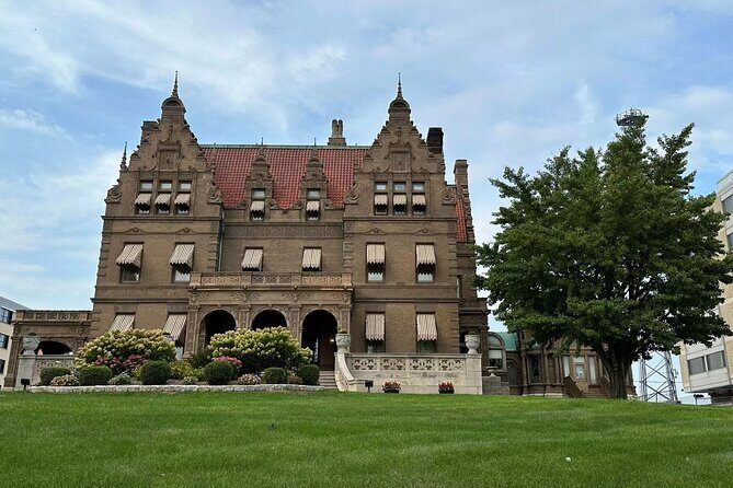 Haunting Histories: An Audio Tour of Milwaukees Wicked Westown - Who Will Enjoy This Tour?