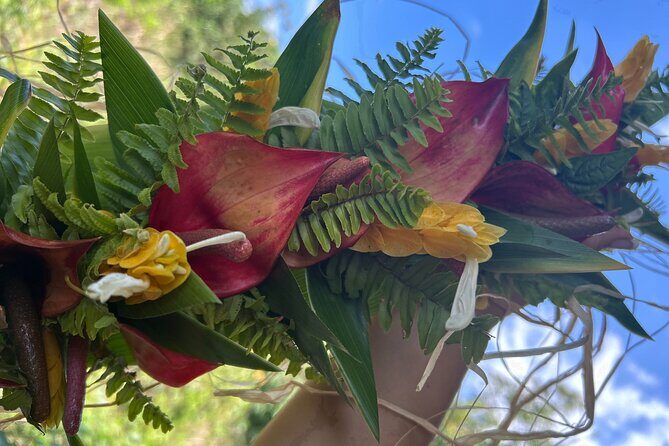 Hawaiian Floral Crown Weaving in Hilo - A Closer Look at the Experience