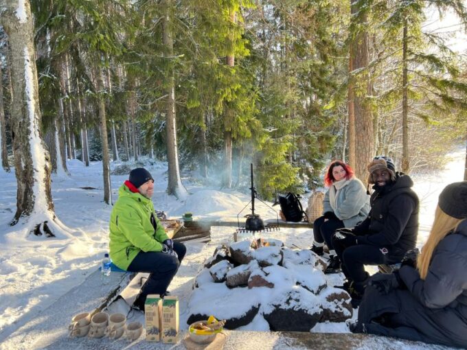 Helsinki: Winter Wonderland Liesjärvi National Park Hike - Customer Reviews and Feedback