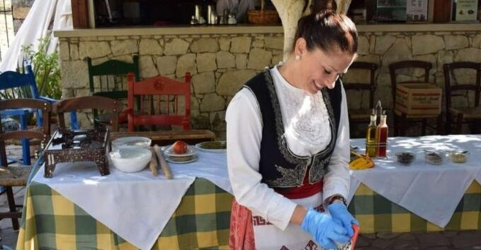 Heraklion: Cretan Cooking Lesson With Lunch in Arolithos - Accessibility and Dietary Needs