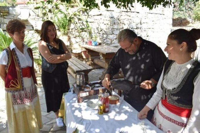 Heraklion: Cretan Cooking Lesson With Lunch in Arolithos - Customer Reviews and Recommendations