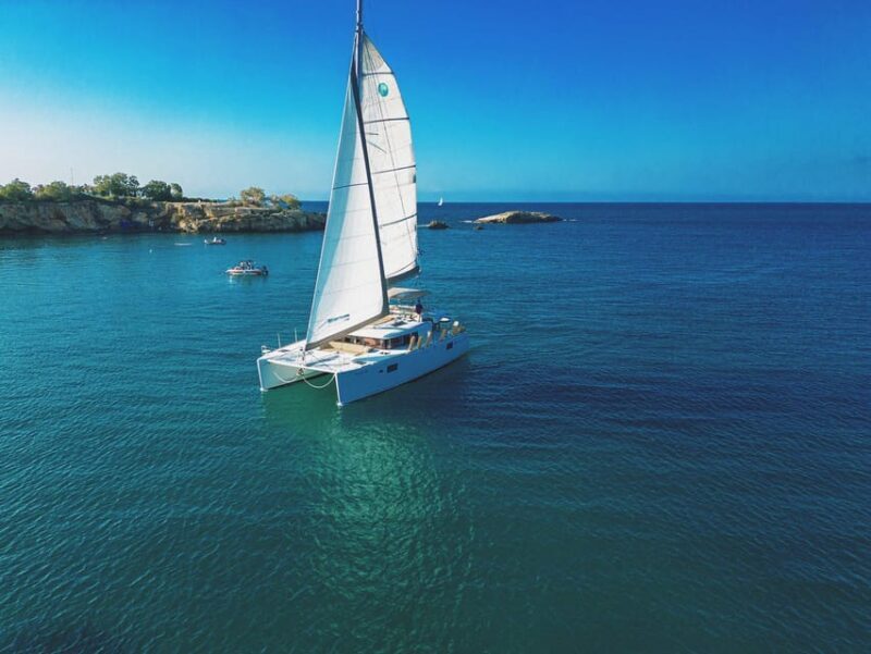 Heraklion: Dia Island Catamaran Cruise with Dinner and Wine - Key Points