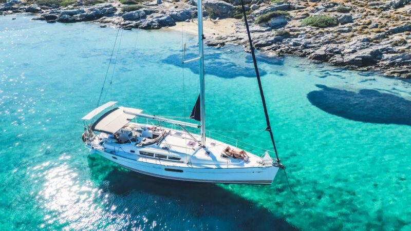 Heraklion: Dia Island Sailboat Cruise With Swimming and Meal - Dining Options