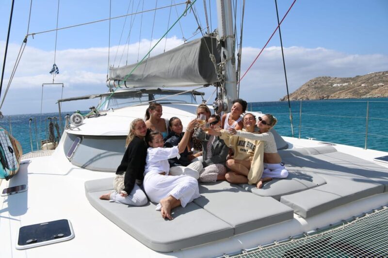 Heraklion: Dia Island Ultimate Catamaran Cruise with Meal - What Makes This Tour Stand Out?