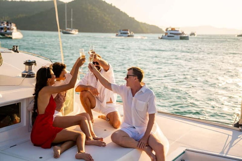 Heraklion Luxury Catamaran to Dia Chef Dinner, Bar & Sunset - What Makes This Tour Stand Out