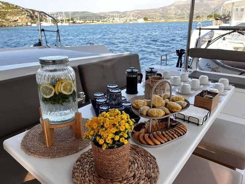 Heraklion Luxury Catamaran to Dia Chef Dinner, Bar & Sunset - FAQs