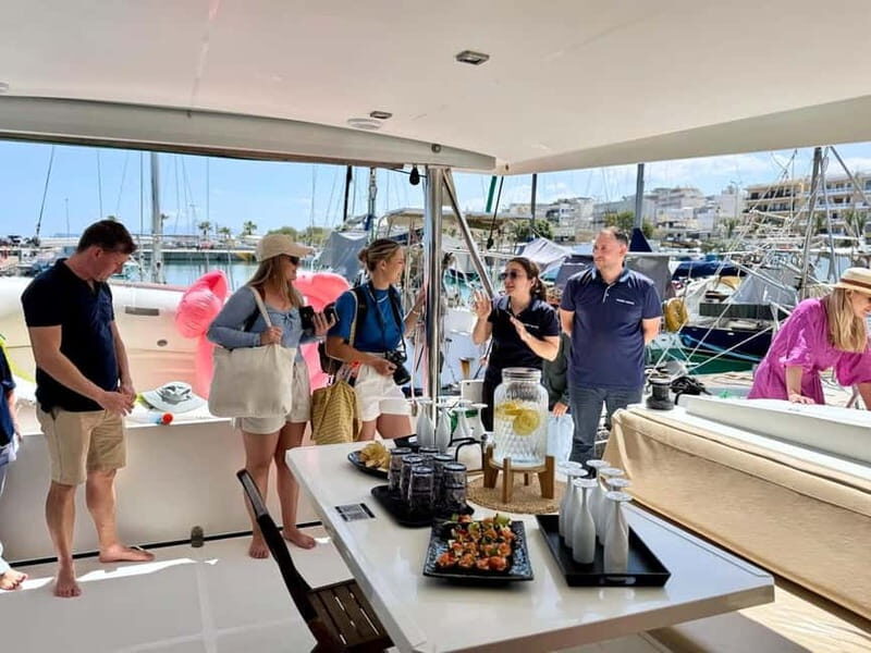 Heraklion Luxury Catamaran to Dia  Chef Lunch & Open Bar - Key Points