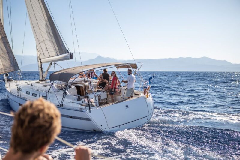 Heraklion: Sailboat Cruise to Dia Island with Drinks & Lunch - Onboard Experience: Food & Drinks