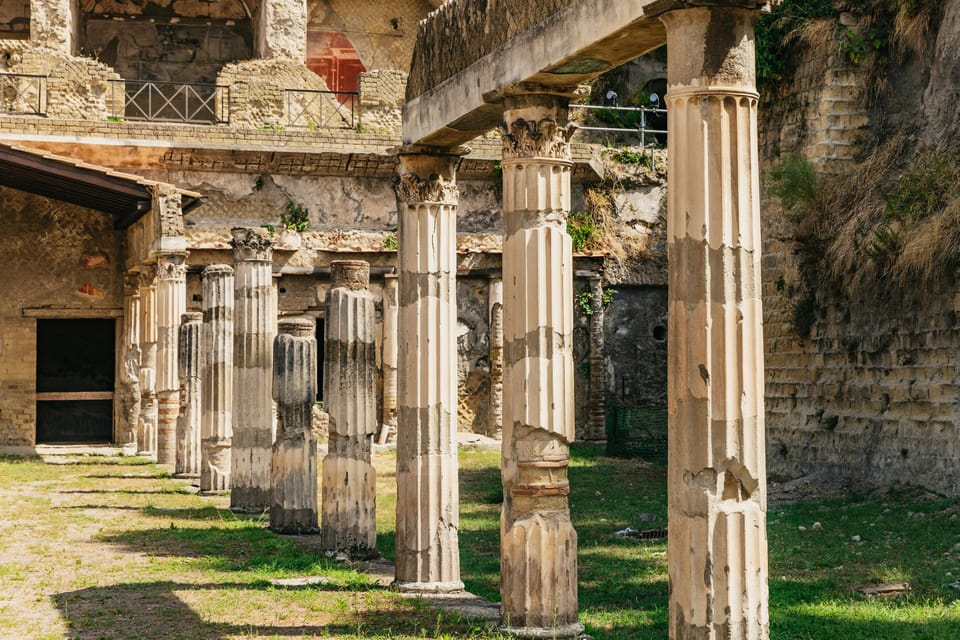 Herculaneum: Skip-The-Line Guided Tour With Archaeologist - Guided Experience and Customer Feedback