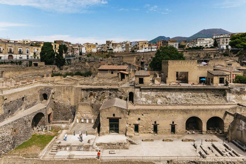 Herculaneum: Skip-The-Line Guided Tour With Archaeologist - Ask Away