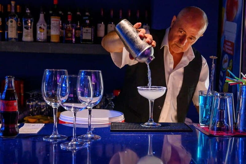 Hersonissos: "Spectacular" Show at Alar Dinner-Show - Key Points