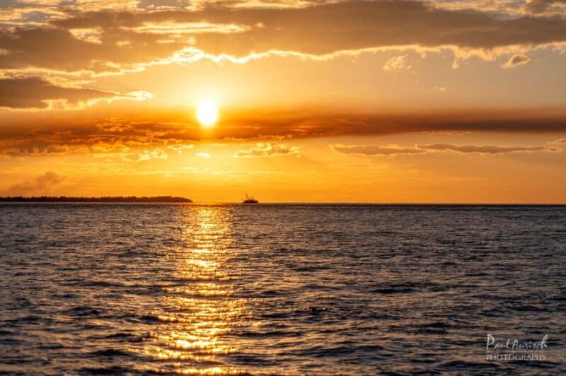 Hervey Bay: Relaxing Sunset Cruise with Champagne and Prawns - Final Word