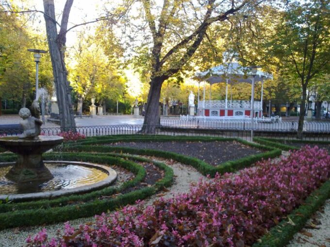 Hidden Gem of the Basque Country: Vitoria Walking Tour - Optional Cathedral and City Wall Visits