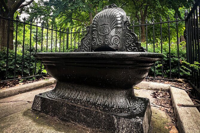 Hidden Toronto Walking Tour and Discover the City Quirky Secrets - Wrapping Up at St. Lawrence Market