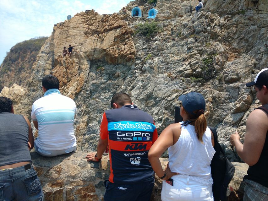 *High Cliff Diver Show & Round Trip Transportation - Multilingual Tour Guide Expertise