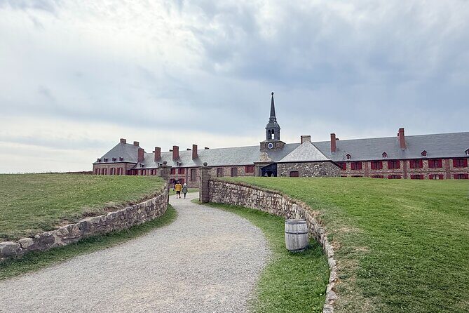 Highland Tours: Louisbourg Fortress and Lighthouse Tour - Key Points