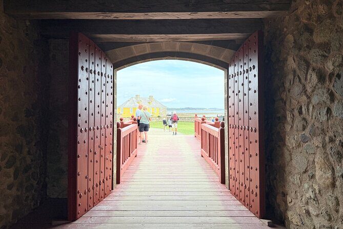 Highland Tours: Louisbourg Fortress and Lighthouse Tour - Who Should Book This Tour?