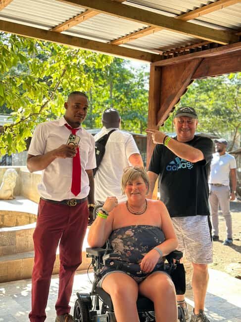 highlight tour bamboo Rafting, Doctor cave beaches - Key Points