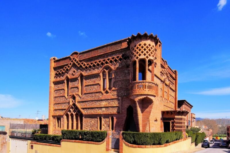 Highlights Guided Visit to the Crypt and the Colonia Güell - Good To Know