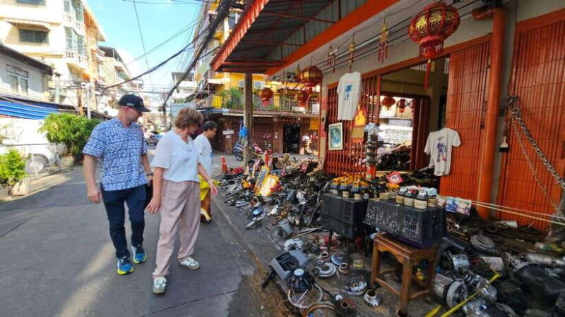 Highlights Local Bangkok Walking Tour With Local Guide - Key Points