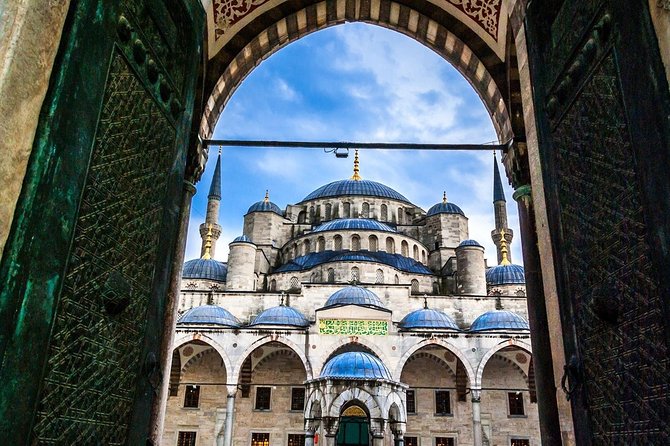 Highlights of Istanbul - Uncovering the Topkapi Palace Treasures
