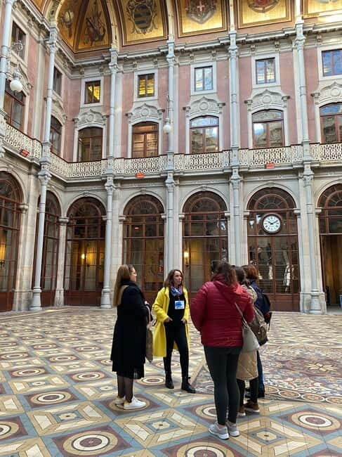Highlights of Porto - Cultural Depth: Fado and Palácio da Bolsa