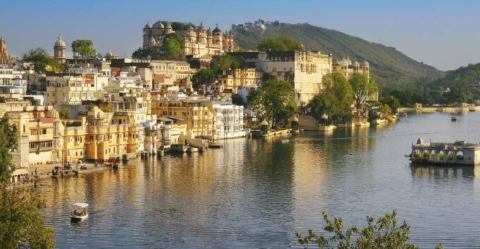 Highlights of Udaipur City -Guided Half-Day Car Tour - Additional Sites and Attractions