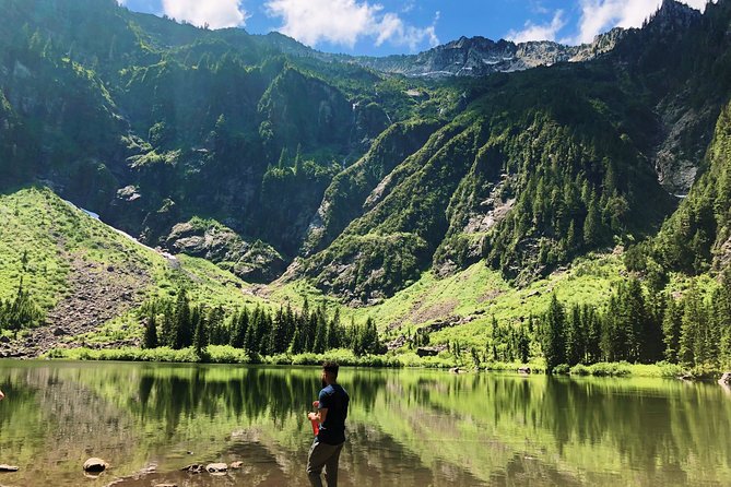 Hike the Gorgeous Trails in Washington - Included Amenities for a Comfortable Hike