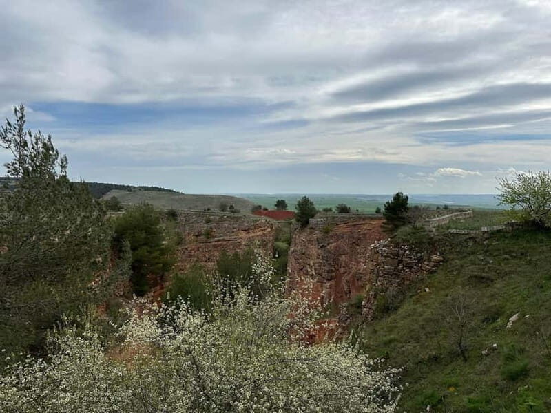 Hiking at the Bauxite Mines in the Alta Murgia National Park - A Closer Look at the Experience