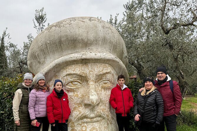 Hiking in da Vincis Land in Tuscany - The Scenic Route and Local Charm