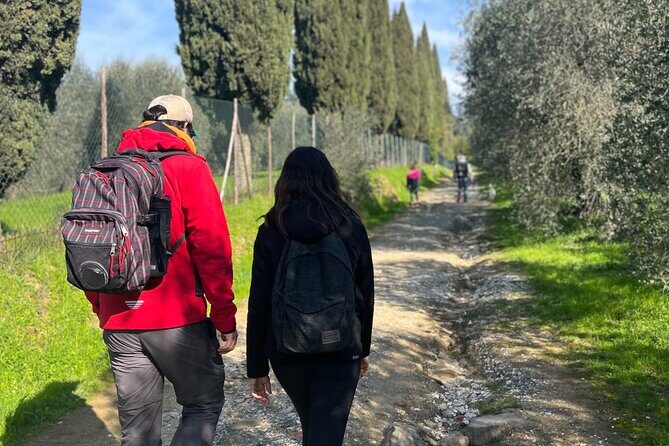 Hiking in da Vincis Land in Tuscany - Who Will Love This Experience?