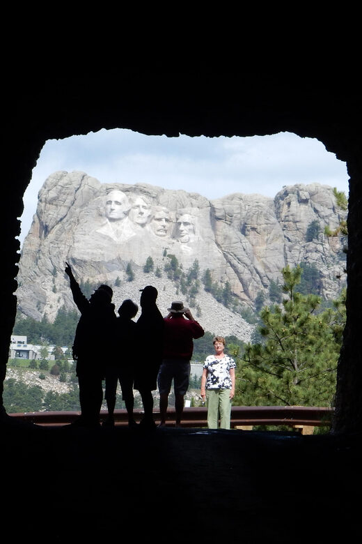 Hill City: Private Mount Rushmore, Crazy Horse & More Tour - Key Points