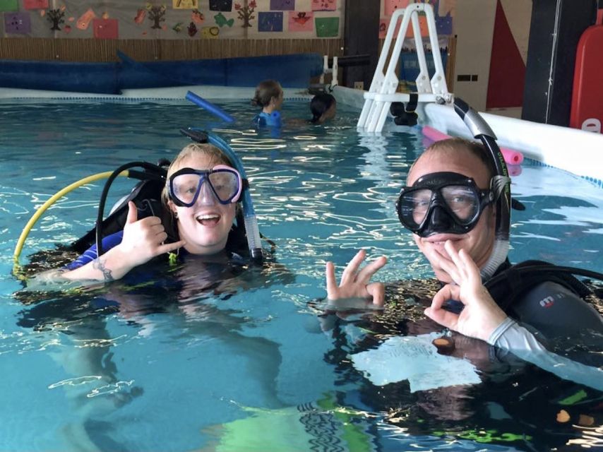 Hilo: Scuba Refresher Course - Indoor Heated Pool