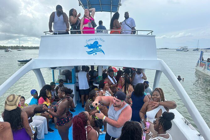Hip Hop Adult Only Party Boat with Unlimited drinks & Sandba stop - Key Points