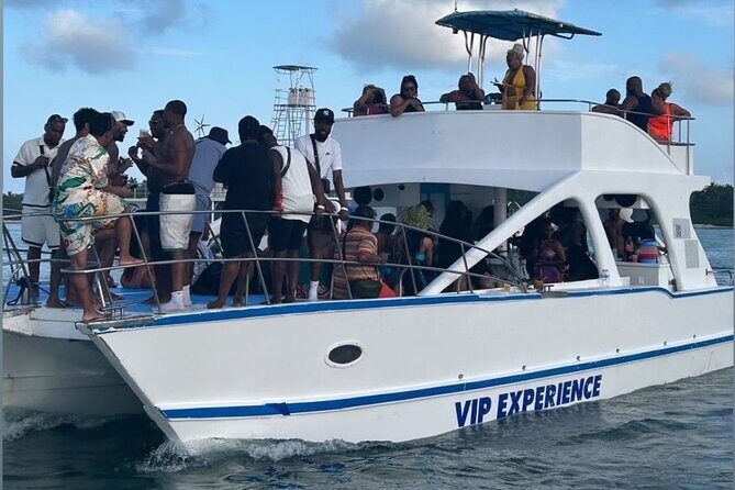 Hip Hop Beat and Live Dj Adults Only Party Boat and Free drinks - Key Points