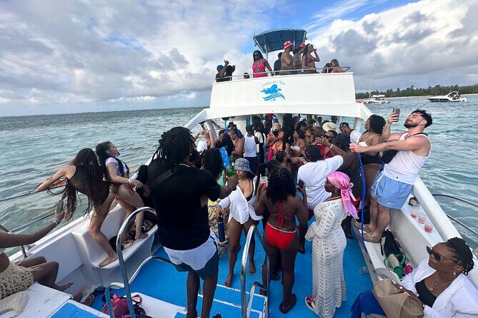 Hip Hop Beat and Live Dj Adults Only Party Boat and Free drinks - What to Expect from the Itinerary