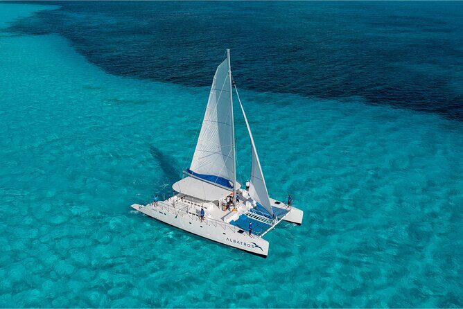 HipHop Catamaran Party from Cancun to Isla Mujeres - Key Points