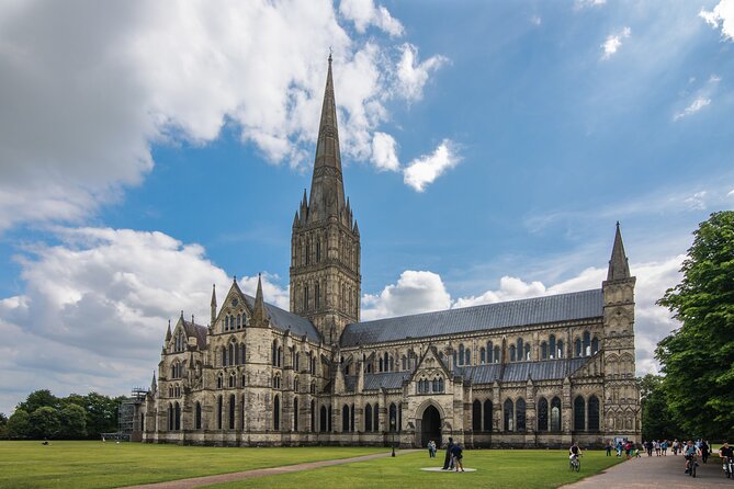 Hire a Driver From Southampton Day Tour - Transportation and Amenities