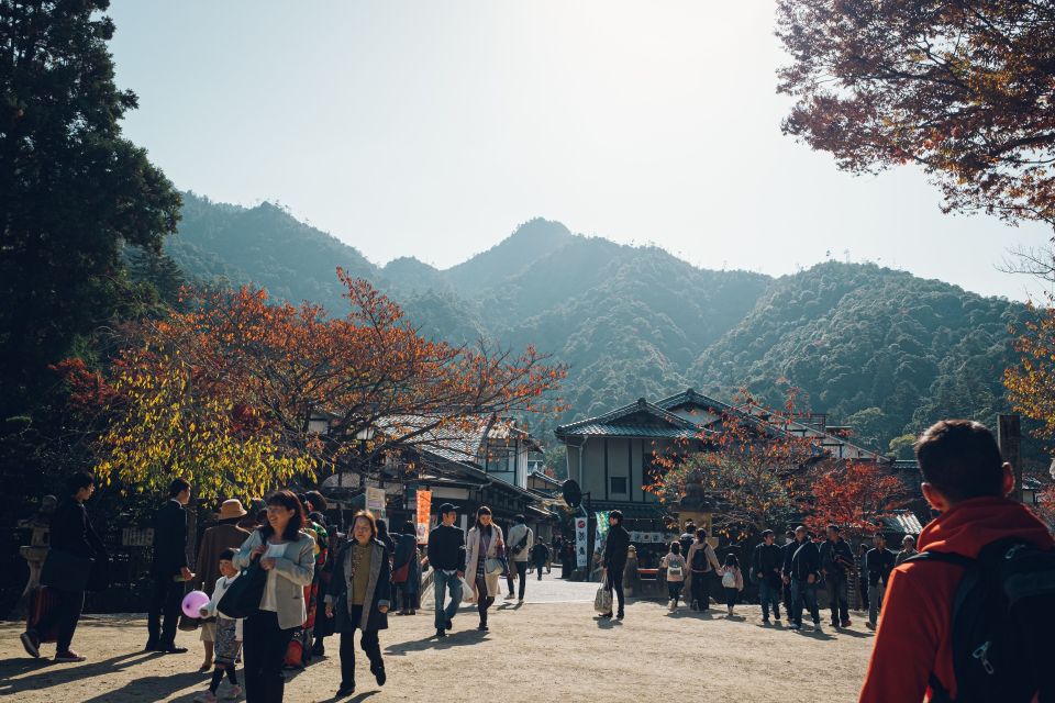 Hiroshima: Hidden Gems and Highlights Private Walking Tour - Experiencing Nagarekawa Entertainment District