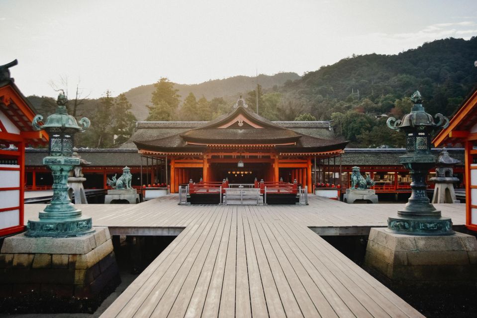 Hiroshima: Peace Memorial, Itsukushima and Miyajima Tour - Exploring Hiroshima Peace Memorial Park