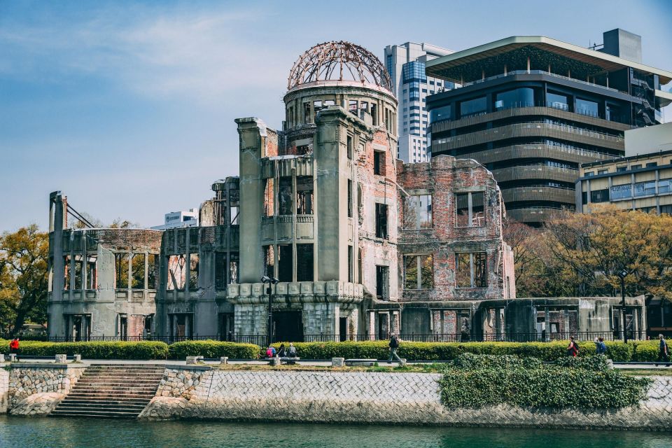 Hiroshima: Peace Memorial, Itsukushima and Miyajima Tour - Itsukushima Shrine and Senjokaku Pavilion